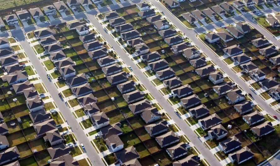 Pros and Cons of Living in American Suburbs